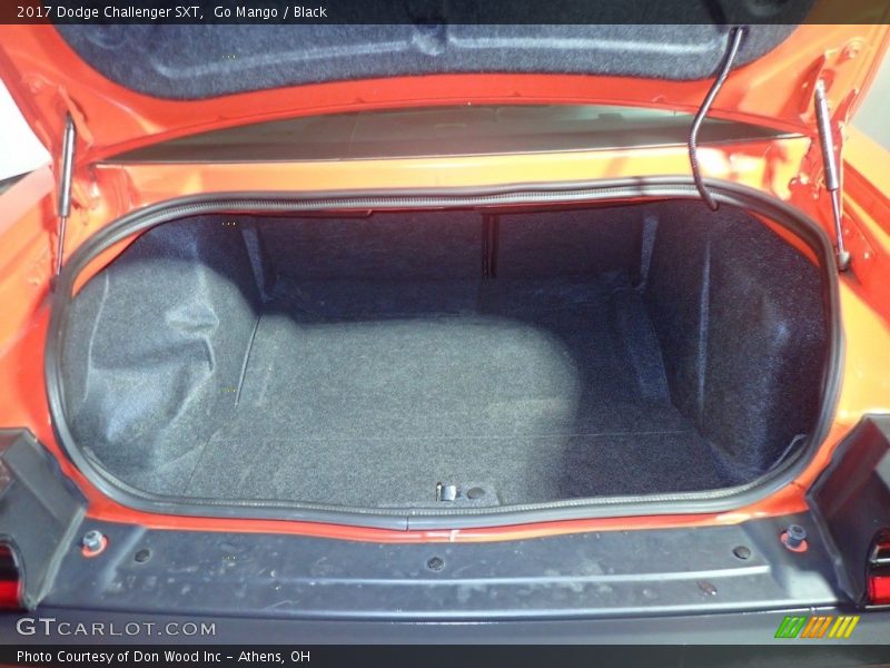Go Mango / Black 2017 Dodge Challenger SXT