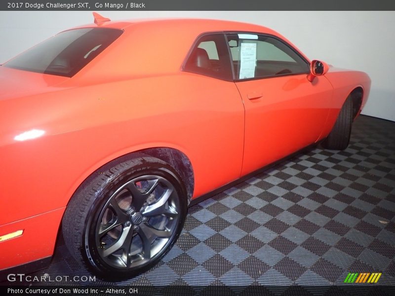 Go Mango / Black 2017 Dodge Challenger SXT
