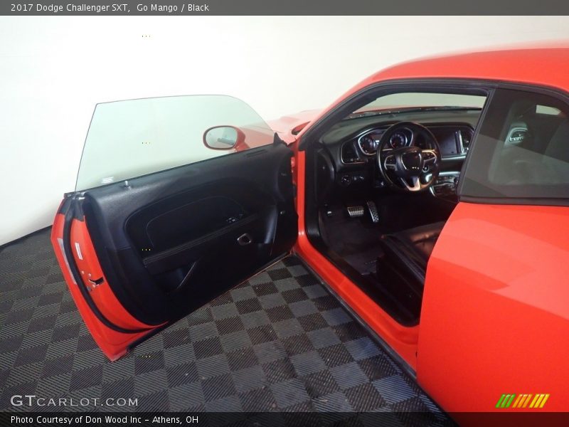 Go Mango / Black 2017 Dodge Challenger SXT