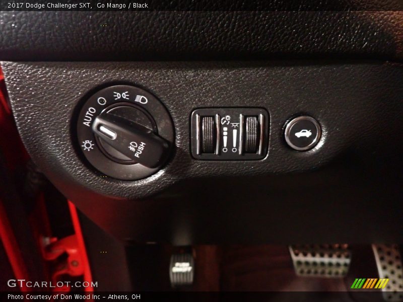 Go Mango / Black 2017 Dodge Challenger SXT