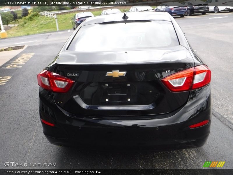 Mosaic Black Metallic / Jet Black/­Galvanized 2019 Chevrolet Cruze LT