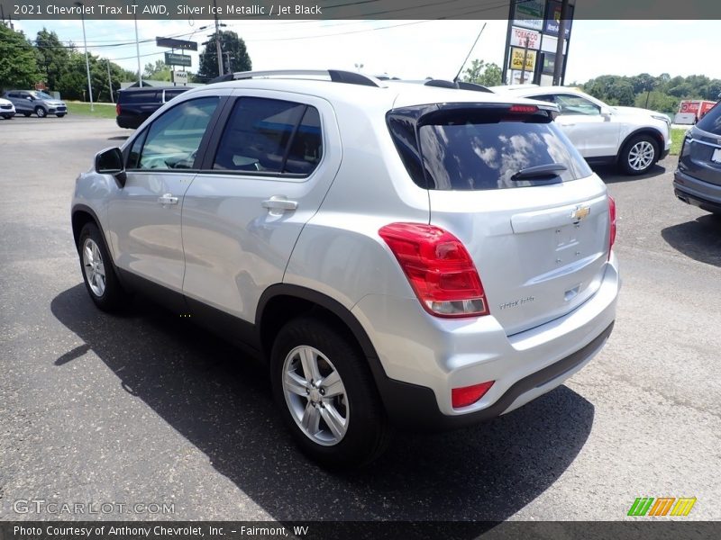 Silver Ice Metallic / Jet Black 2021 Chevrolet Trax LT AWD