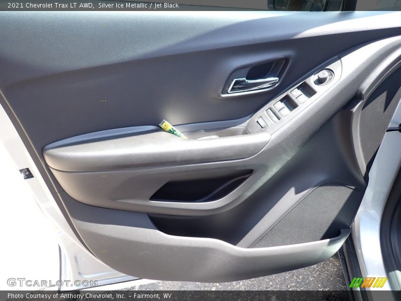 Silver Ice Metallic / Jet Black 2021 Chevrolet Trax LT AWD