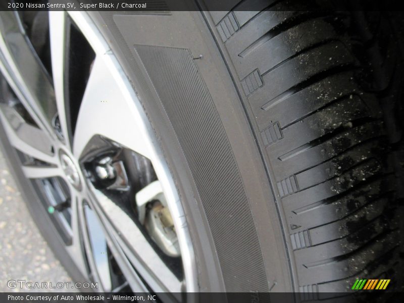 Super Black / Charcoal 2020 Nissan Sentra SV