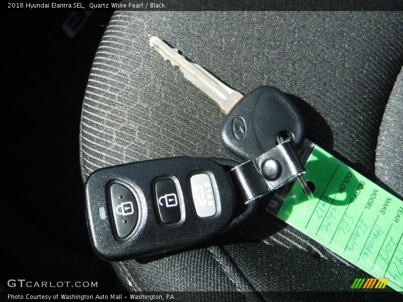 Quartz White Pearl / Black 2018 Hyundai Elantra SEL