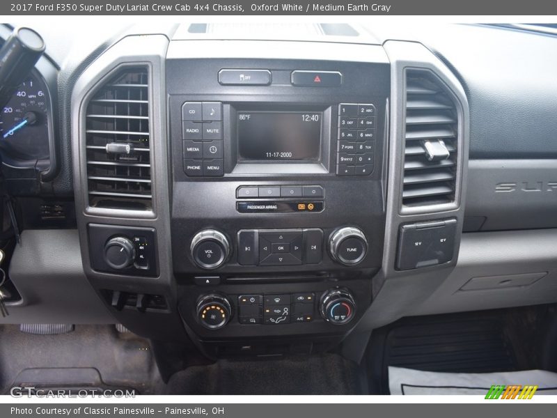 Oxford White / Medium Earth Gray 2017 Ford F350 Super Duty Lariat Crew Cab 4x4 Chassis