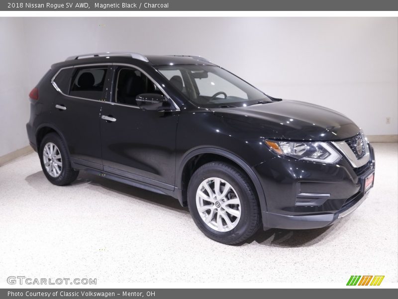 Magnetic Black / Charcoal 2018 Nissan Rogue SV AWD