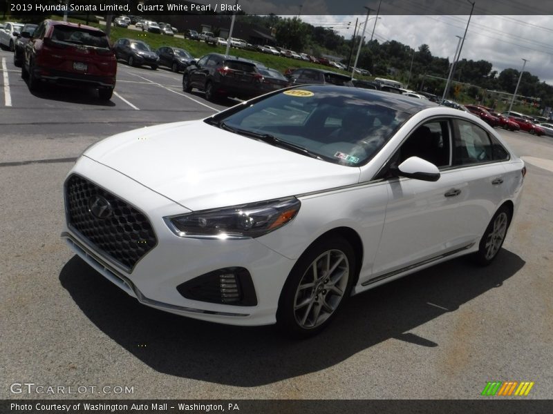 Front 3/4 View of 2019 Sonata Limited