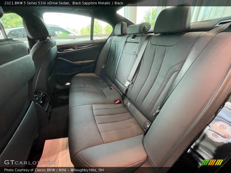 Black Sapphire Metallic / Black 2021 BMW 5 Series 530i xDrive Sedan