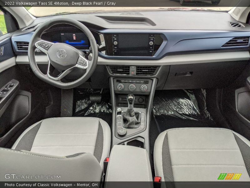  2022 Taos SE 4Motion Gray Interior