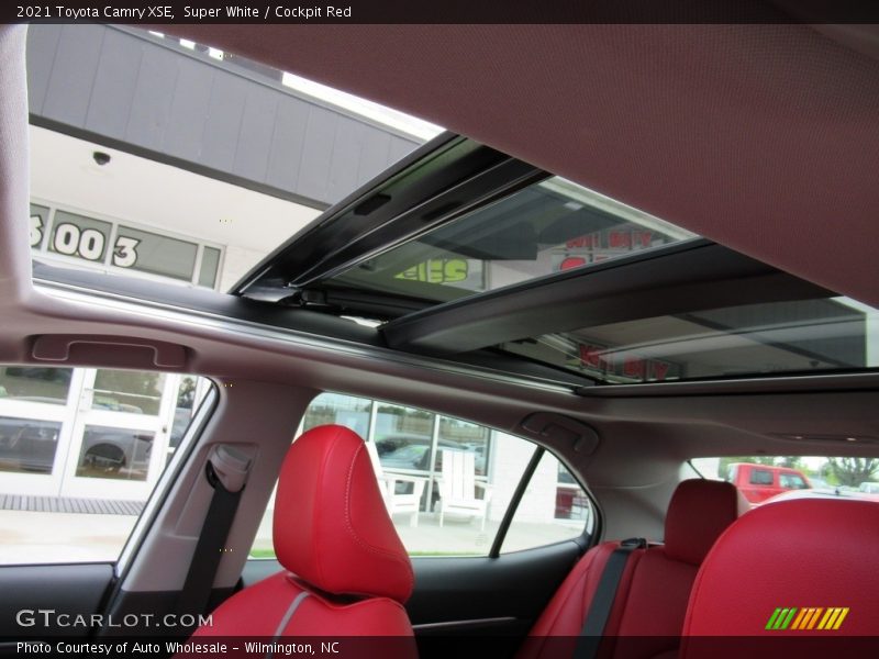 Super White / Cockpit Red 2021 Toyota Camry XSE