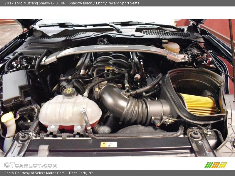  2017 Mustang Shelby GT350R Engine - 5.2 Liter DOHC 32-Valve Ti-VCT Flat Plane Crank V8