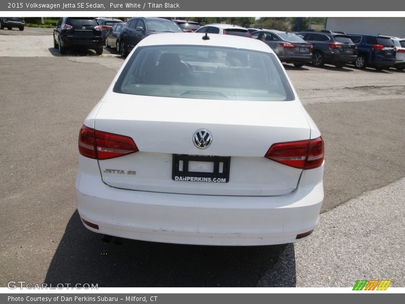 Pure White / Titan Black 2015 Volkswagen Jetta SE Sedan