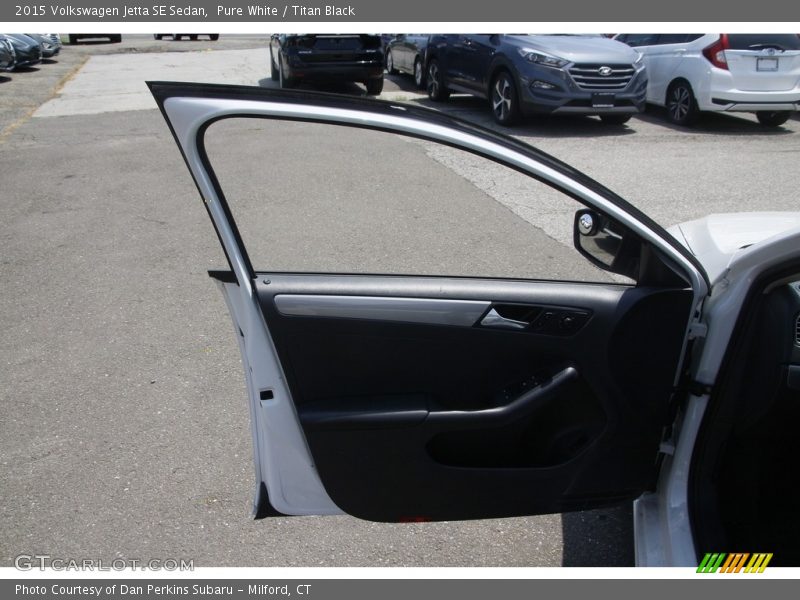 Pure White / Titan Black 2015 Volkswagen Jetta SE Sedan