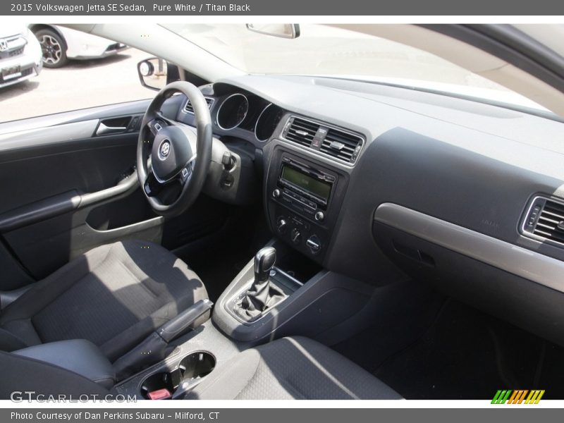 Pure White / Titan Black 2015 Volkswagen Jetta SE Sedan