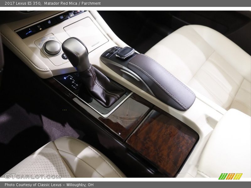 Matador Red Mica / Parchment 2017 Lexus ES 350
