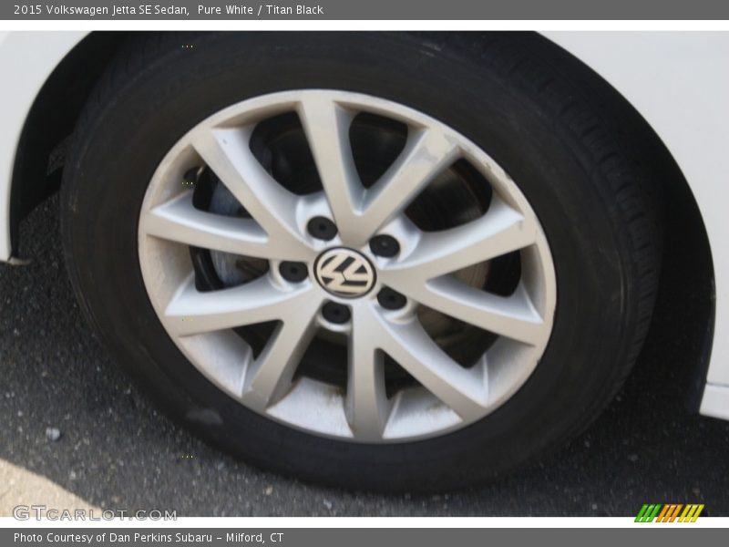Pure White / Titan Black 2015 Volkswagen Jetta SE Sedan