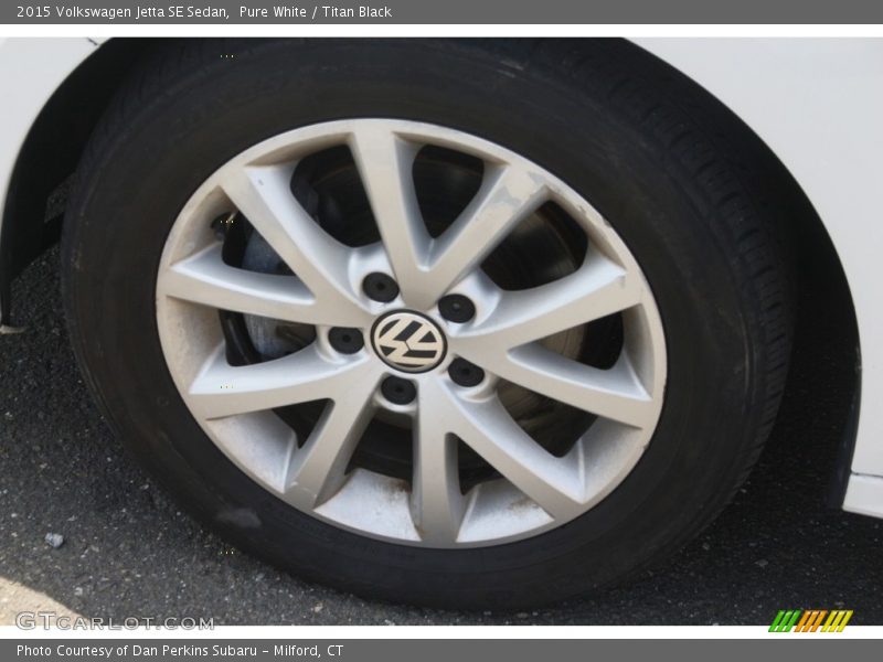 Pure White / Titan Black 2015 Volkswagen Jetta SE Sedan