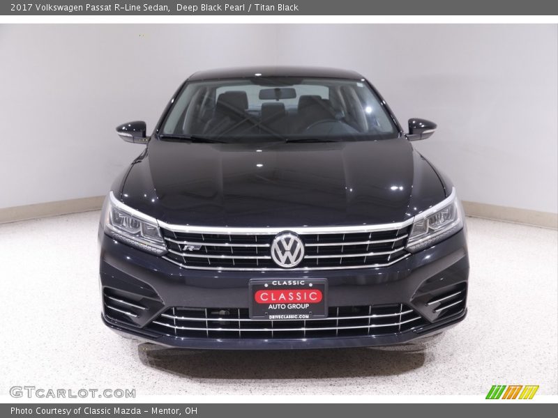 Deep Black Pearl / Titan Black 2017 Volkswagen Passat R-Line Sedan