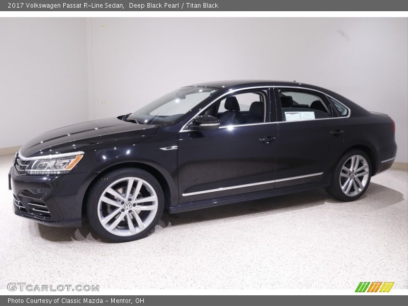 Deep Black Pearl / Titan Black 2017 Volkswagen Passat R-Line Sedan