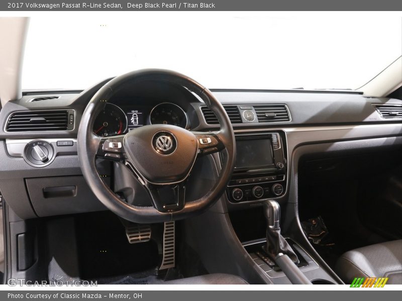 Deep Black Pearl / Titan Black 2017 Volkswagen Passat R-Line Sedan