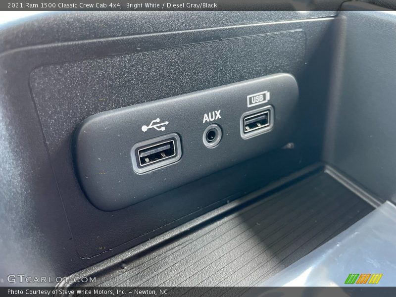 Bright White / Diesel Gray/Black 2021 Ram 1500 Classic Crew Cab 4x4