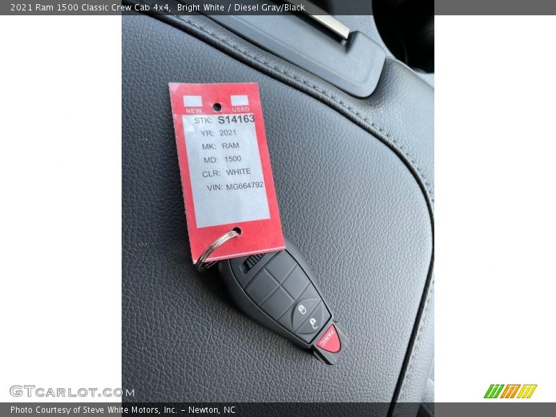 Bright White / Diesel Gray/Black 2021 Ram 1500 Classic Crew Cab 4x4