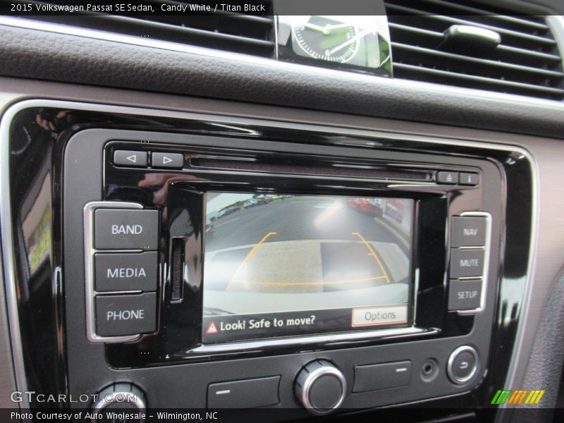 Controls of 2015 Passat SE Sedan