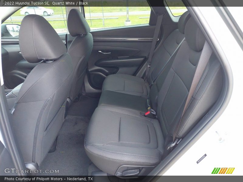 Quartz White / Black 2022 Hyundai Tucson SE