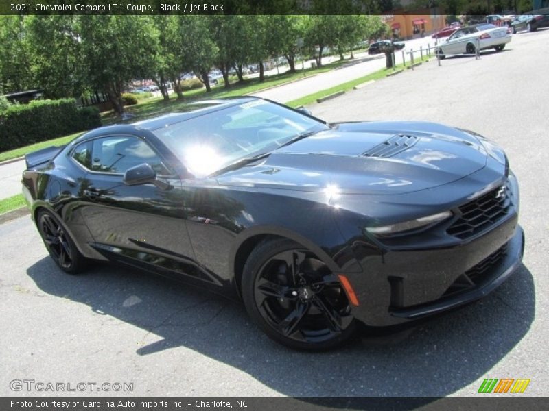 Front 3/4 View of 2021 Camaro LT1 Coupe