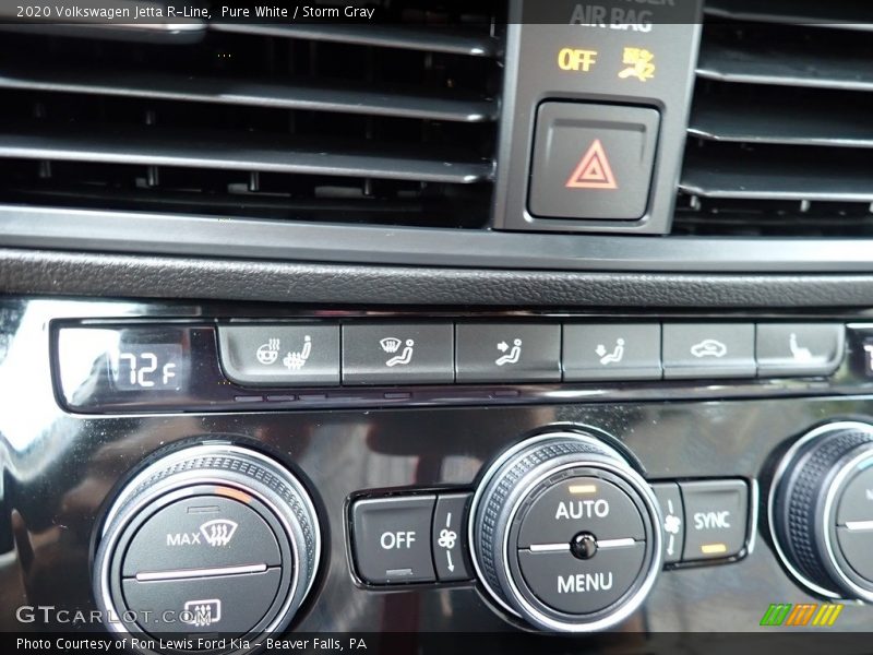 Controls of 2020 Jetta R-Line