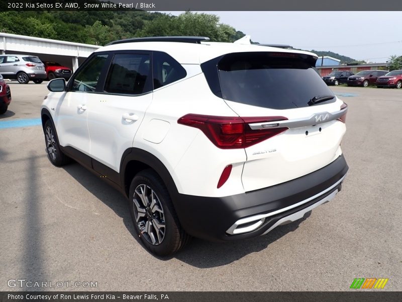 Snow White Pearl / Black 2022 Kia Seltos EX AWD