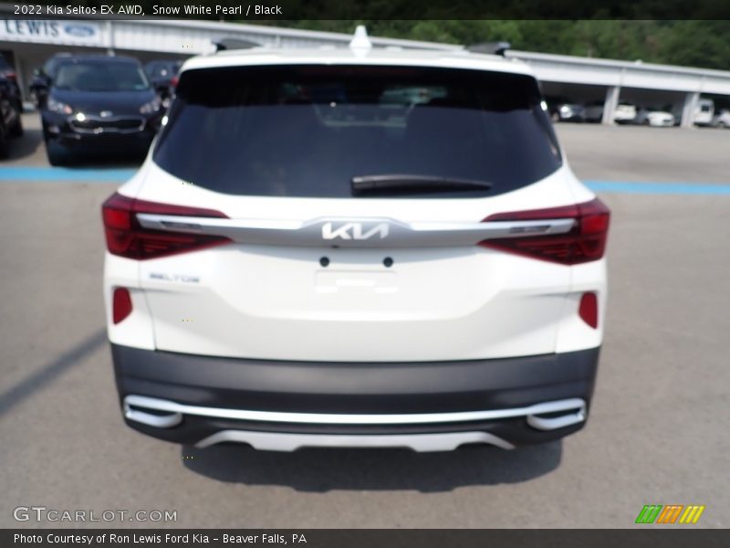 Snow White Pearl / Black 2022 Kia Seltos EX AWD