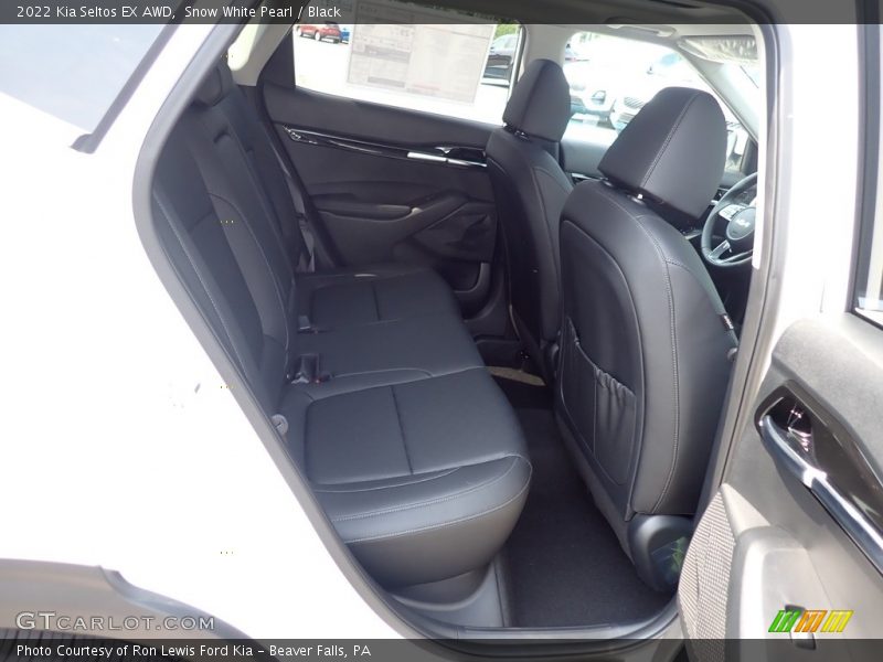 Snow White Pearl / Black 2022 Kia Seltos EX AWD