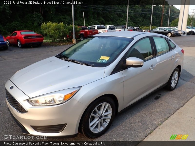 Ingot Silver / Charcoal Black 2018 Ford Focus SE Sedan