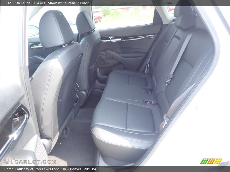 Snow White Pearl / Black 2022 Kia Seltos EX AWD