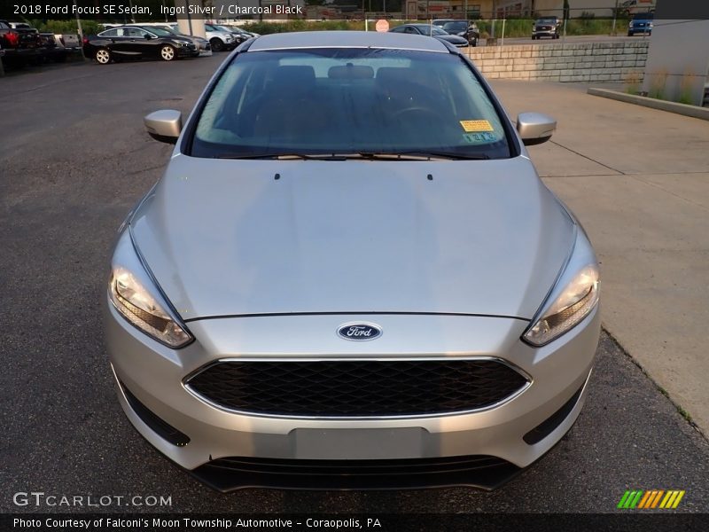 Ingot Silver / Charcoal Black 2018 Ford Focus SE Sedan