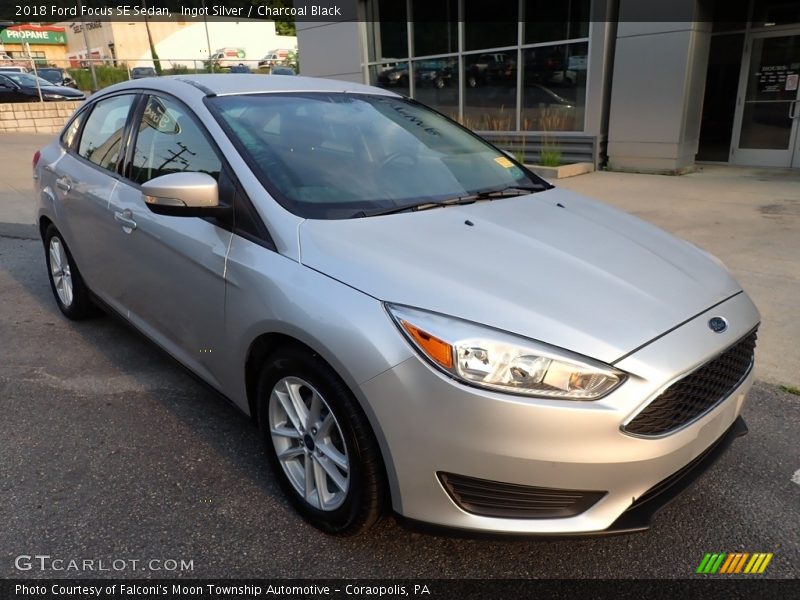 Ingot Silver / Charcoal Black 2018 Ford Focus SE Sedan