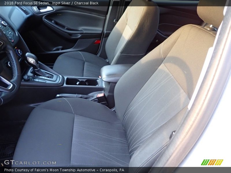 Ingot Silver / Charcoal Black 2018 Ford Focus SE Sedan