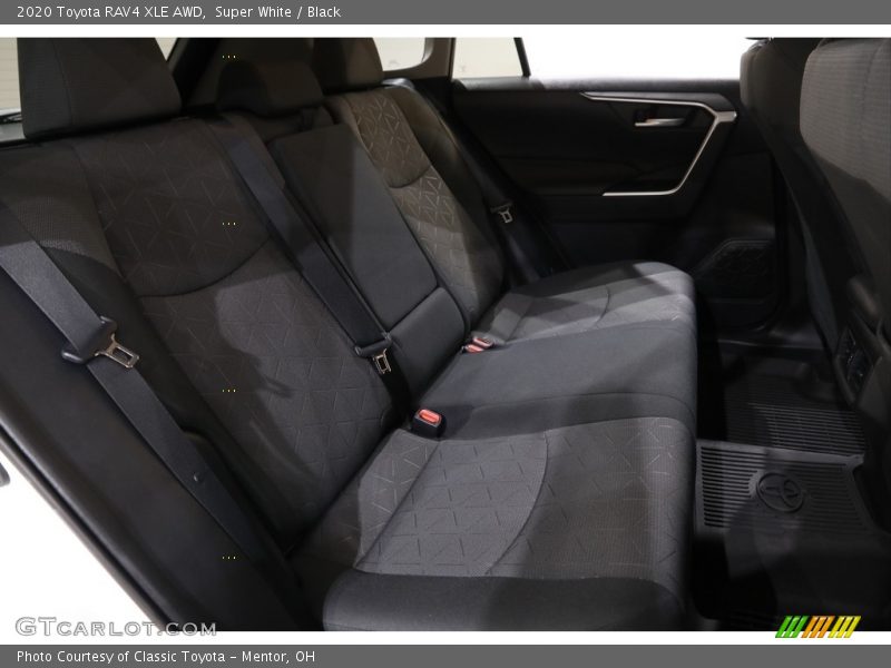 Super White / Black 2020 Toyota RAV4 XLE AWD