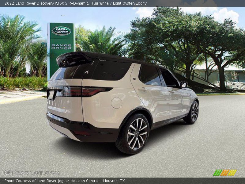 Fuji White / Light Oyster/Ebony 2022 Land Rover Discovery P360 S R-Dynamic