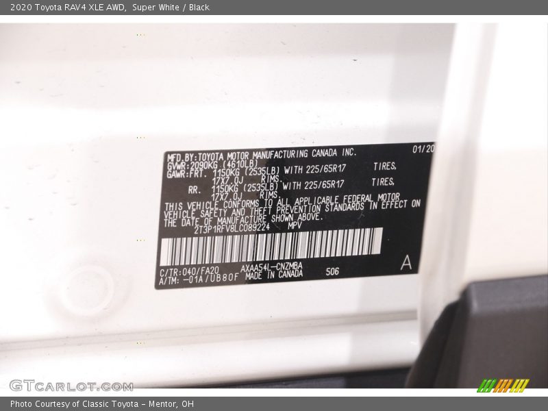 Super White / Black 2020 Toyota RAV4 XLE AWD