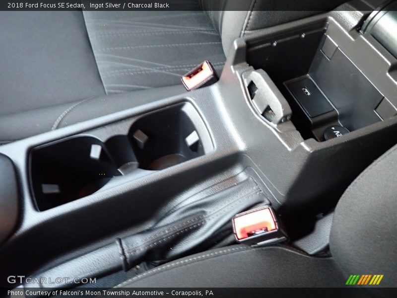 Ingot Silver / Charcoal Black 2018 Ford Focus SE Sedan