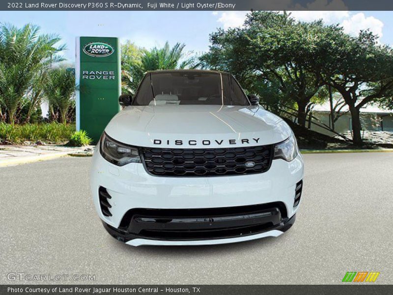 Fuji White / Light Oyster/Ebony 2022 Land Rover Discovery P360 S R-Dynamic