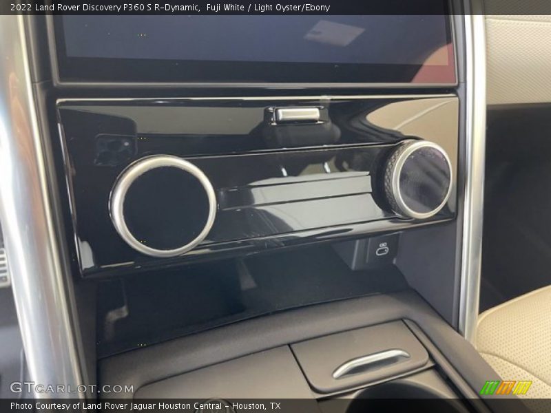 Fuji White / Light Oyster/Ebony 2022 Land Rover Discovery P360 S R-Dynamic