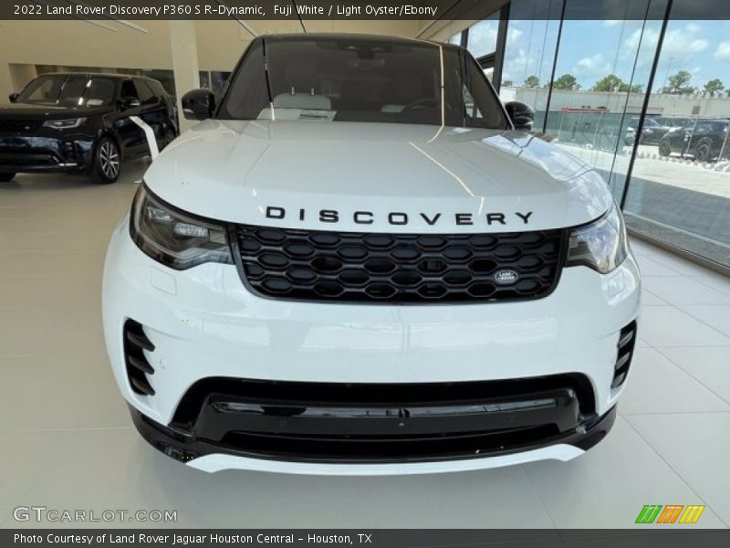 Fuji White / Light Oyster/Ebony 2022 Land Rover Discovery P360 S R-Dynamic