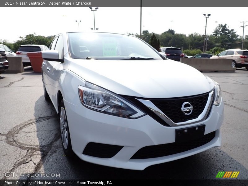 Aspen White / Charcoal 2017 Nissan Sentra SV