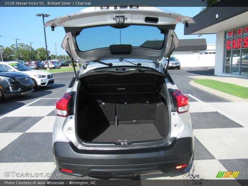 Brilliant Silver / Charcoal 2018 Nissan Kicks SV