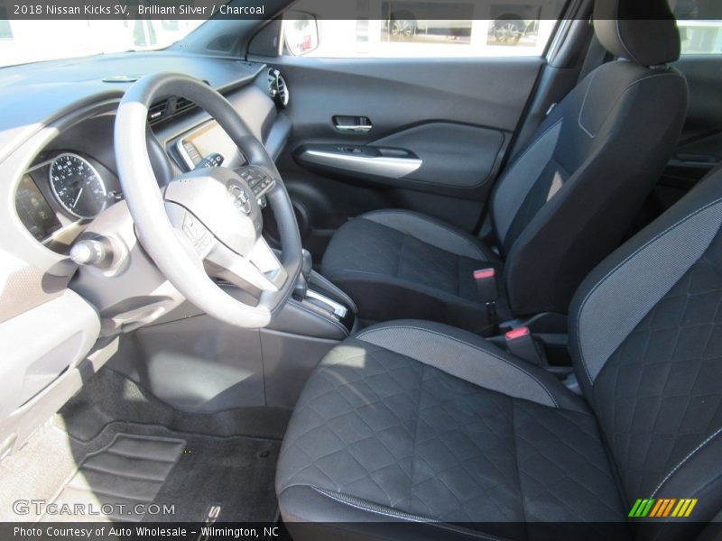 Brilliant Silver / Charcoal 2018 Nissan Kicks SV