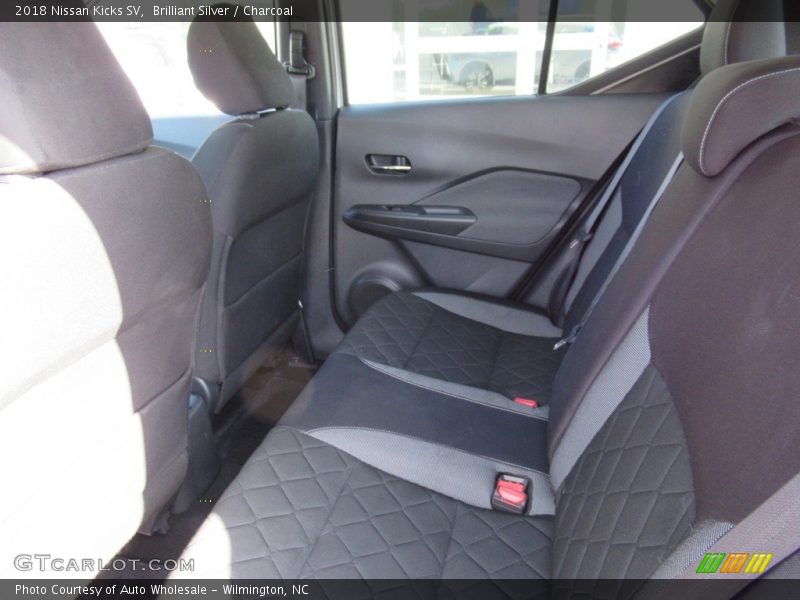 Brilliant Silver / Charcoal 2018 Nissan Kicks SV